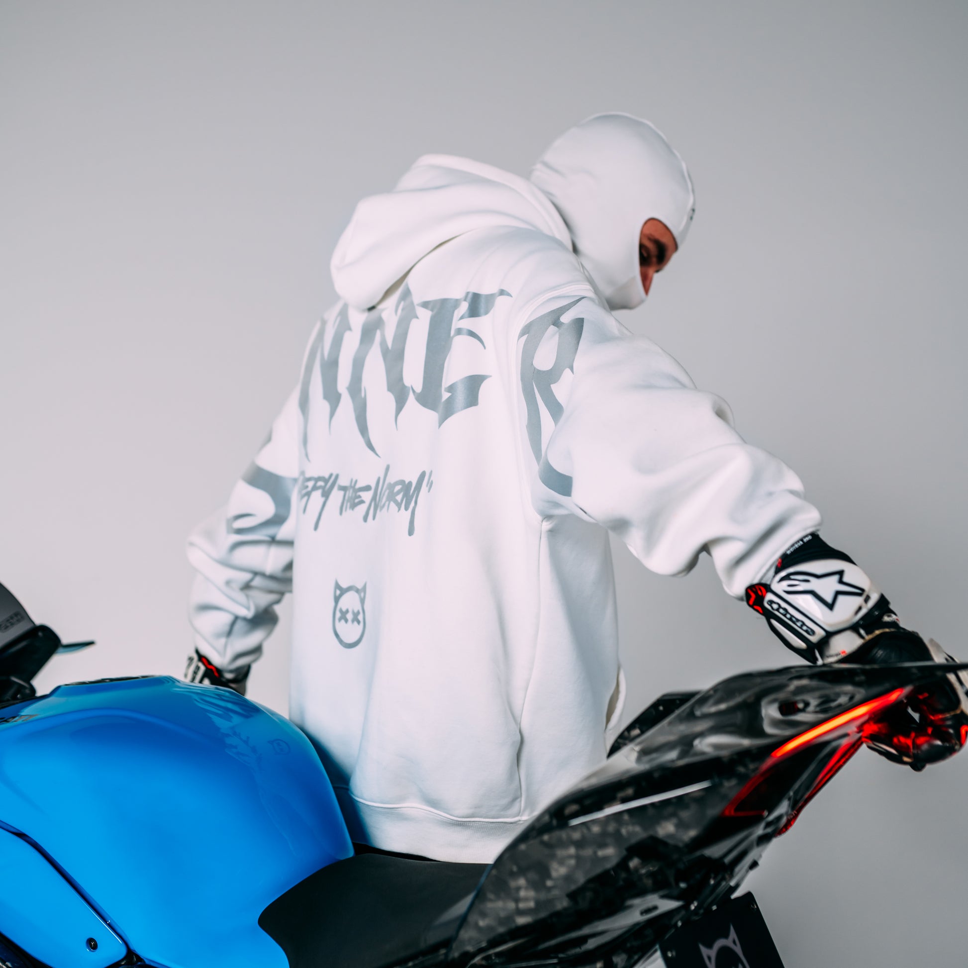 WHITEOUT "SIGNATURE" HOODIE