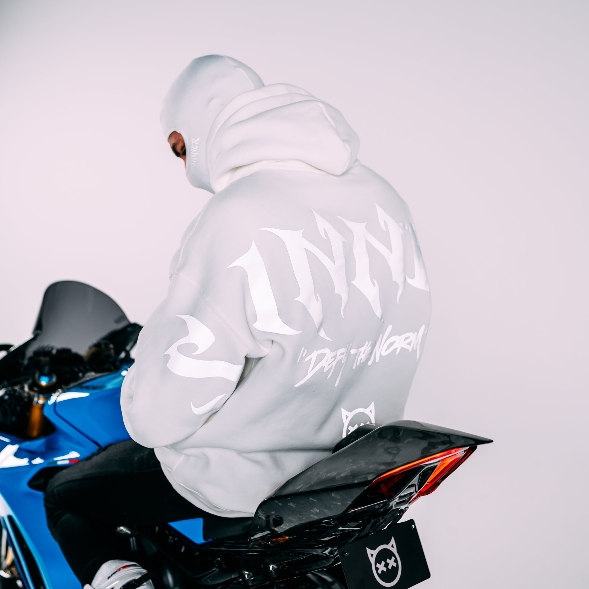 WHITEOUT "SIGNATURE" HOODIE