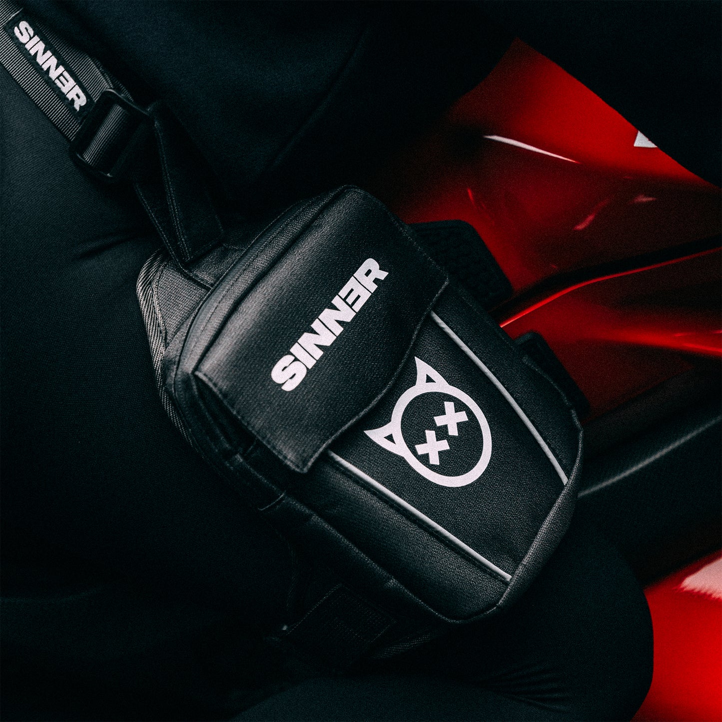 SINNER LEG BAG