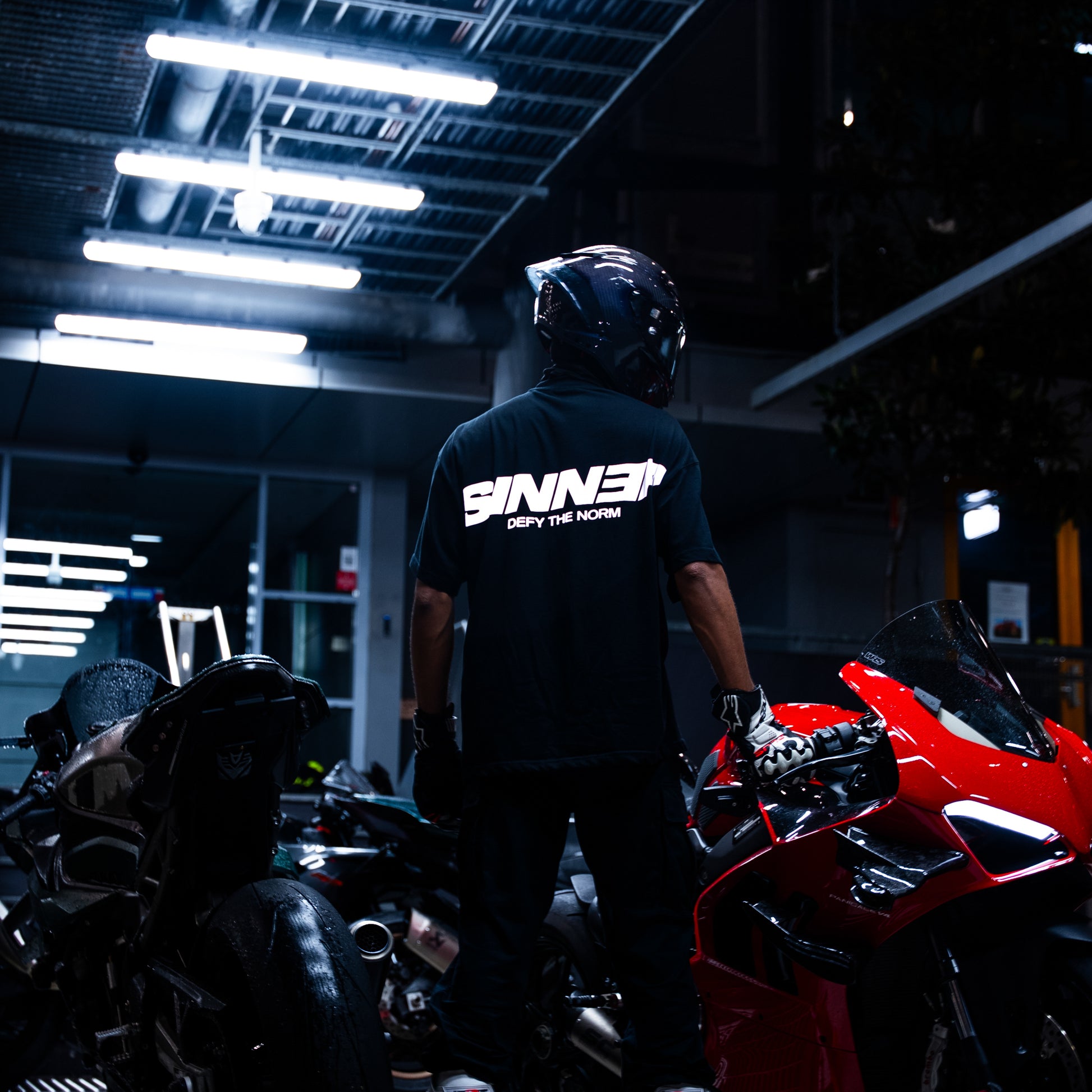 STAPLE TEE