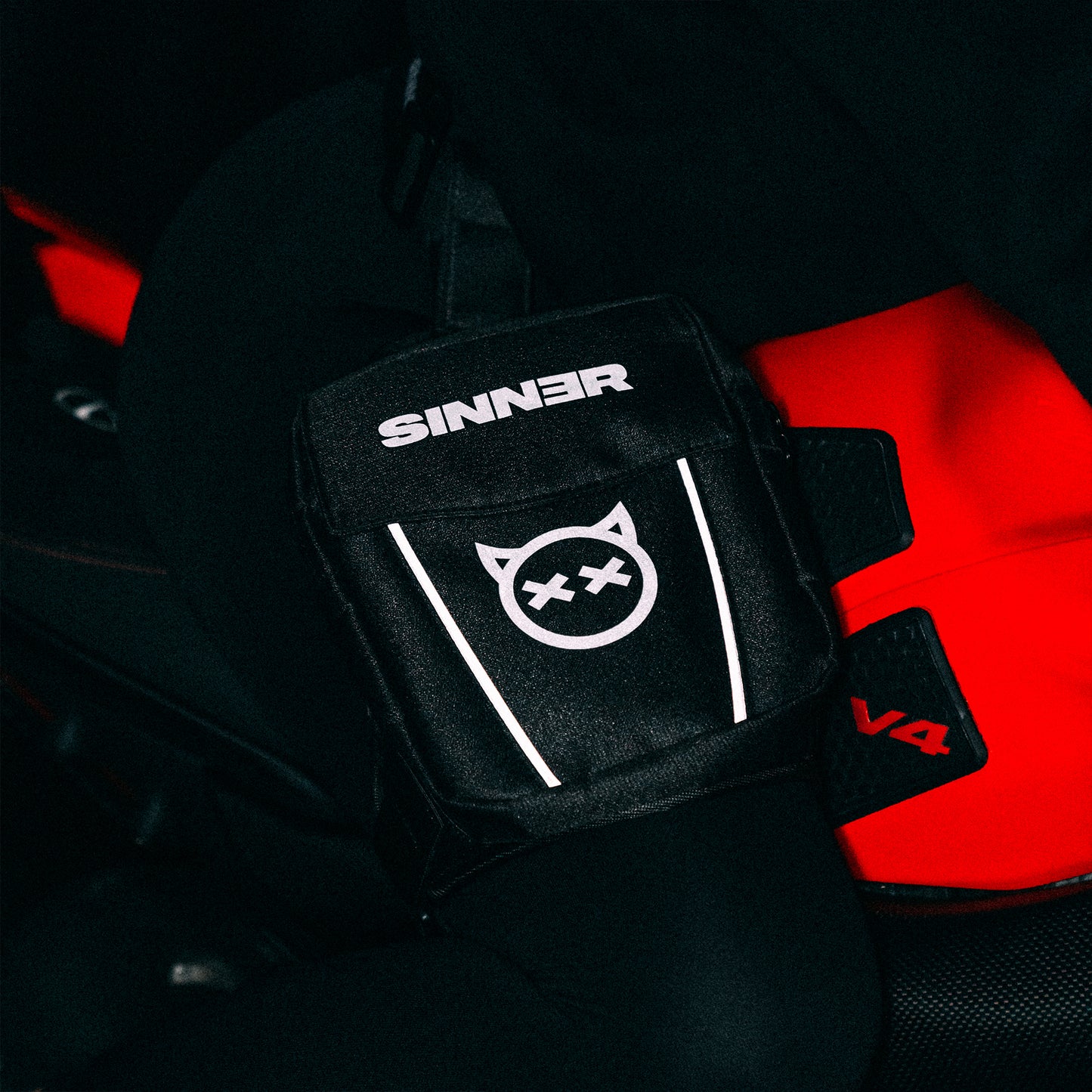 SINNER LEG BAG