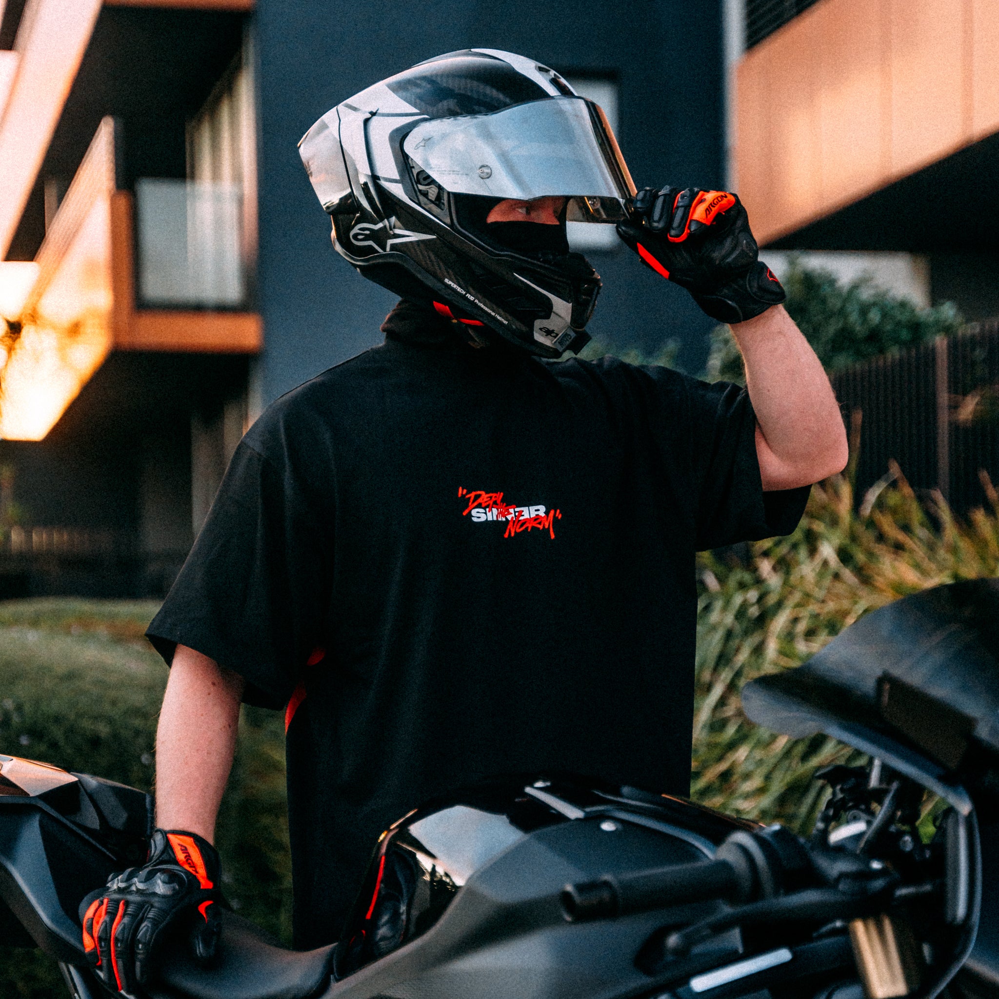 "VANDAL" TEE