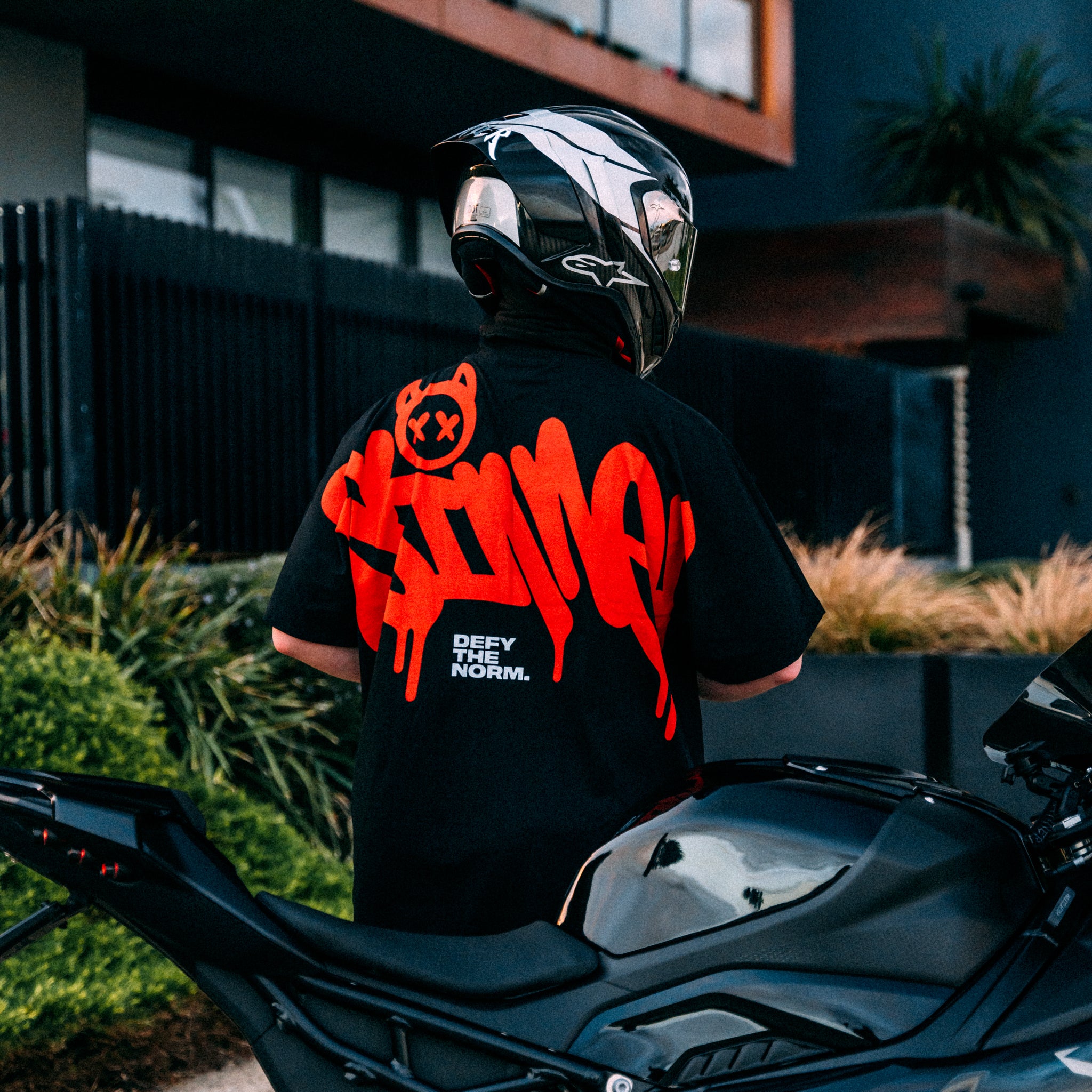 "VANDAL" TEE