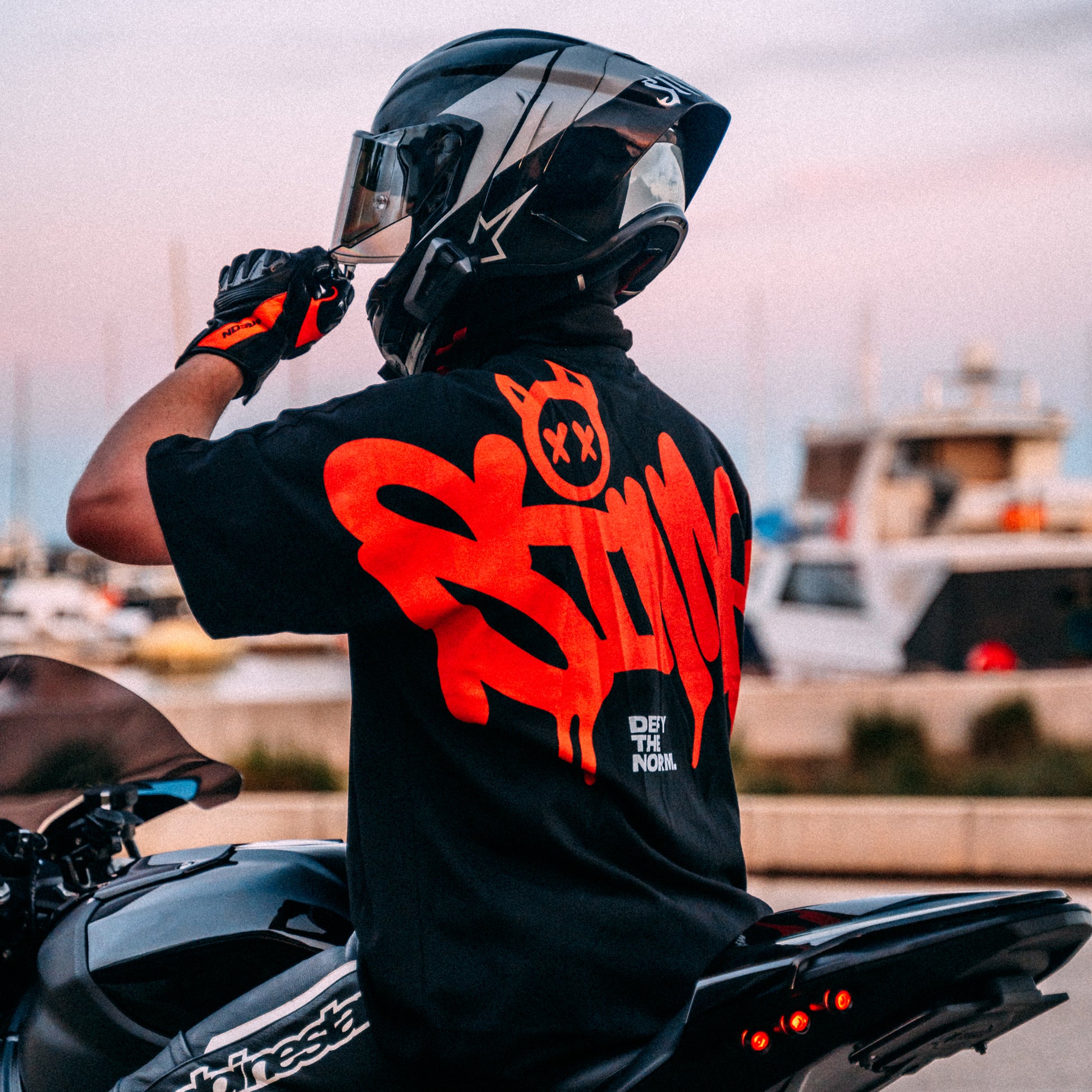 "VANDAL" TEE