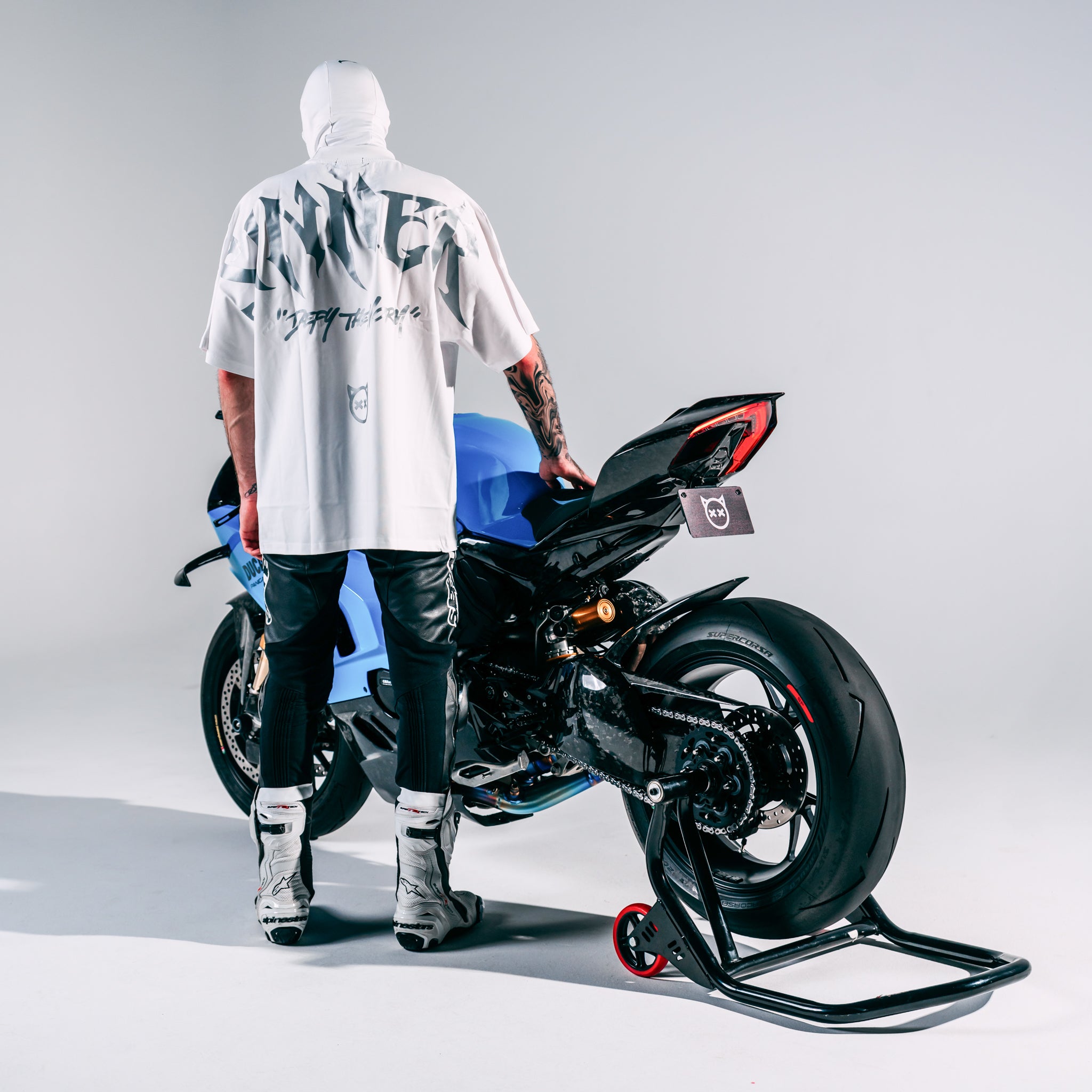 WHITEOUT "SIGNATURE" TEE