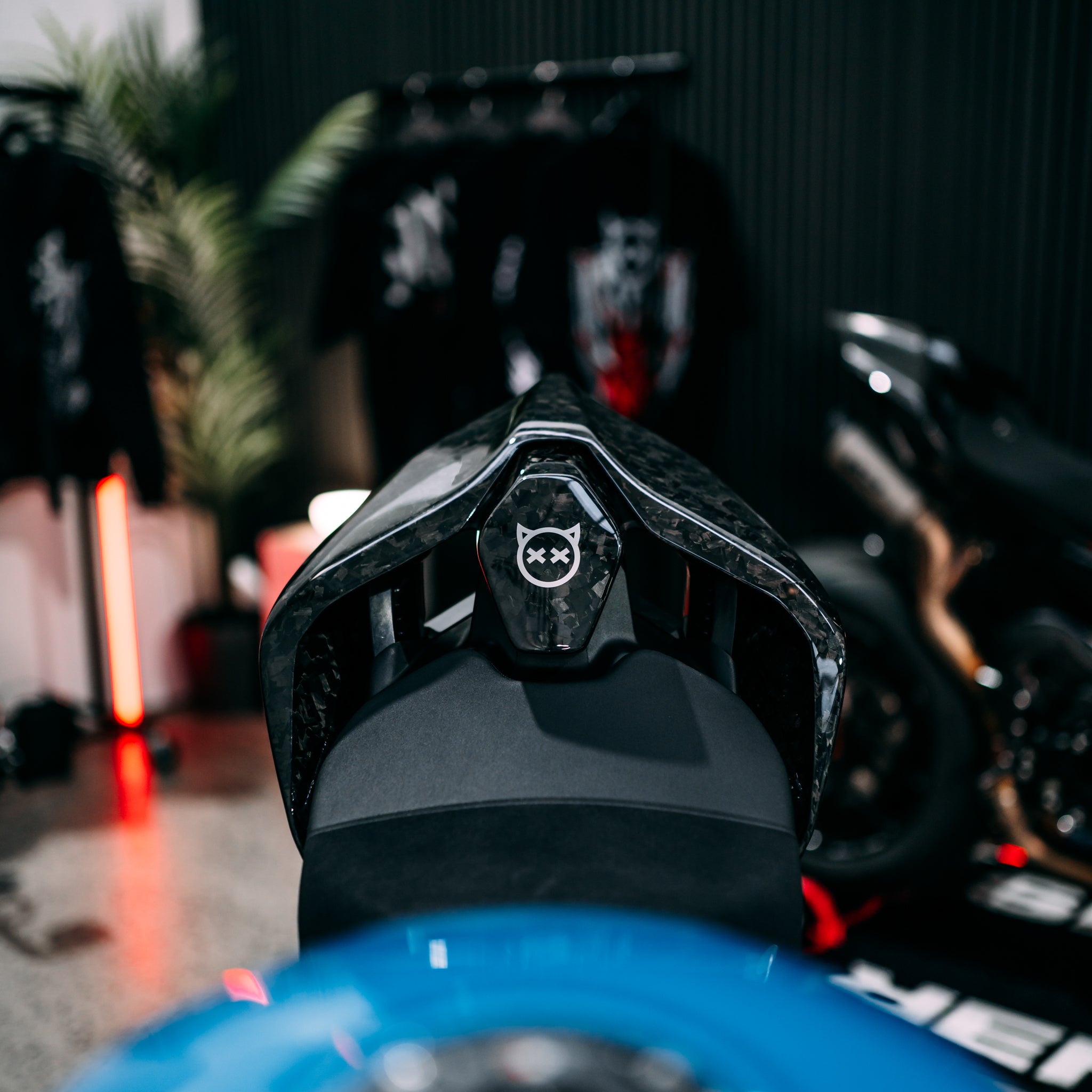 FACE LOGO STICKER