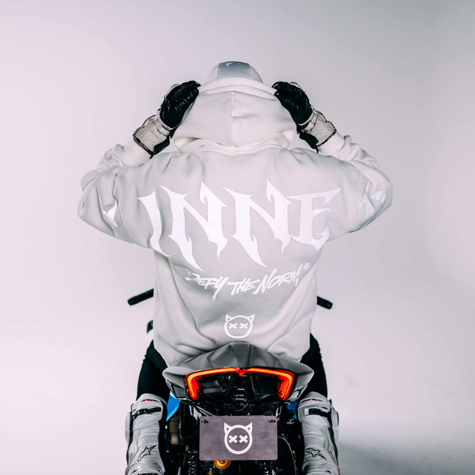 WHITEOUT "SIGNATURE" HOODIE