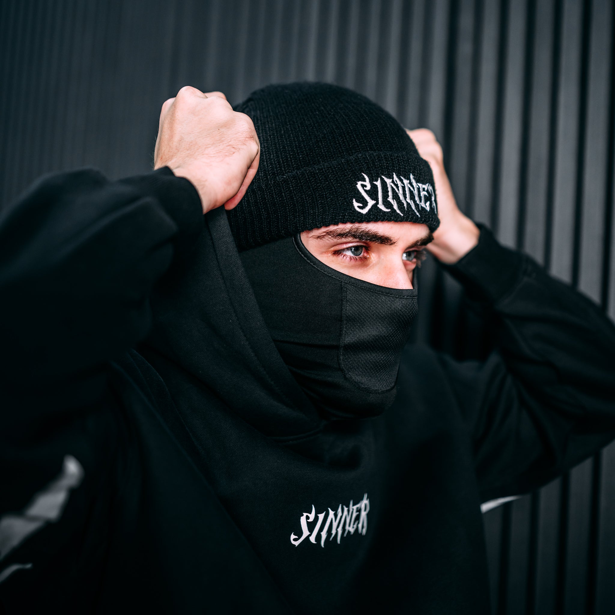 "SIGNATURE" BEANIE