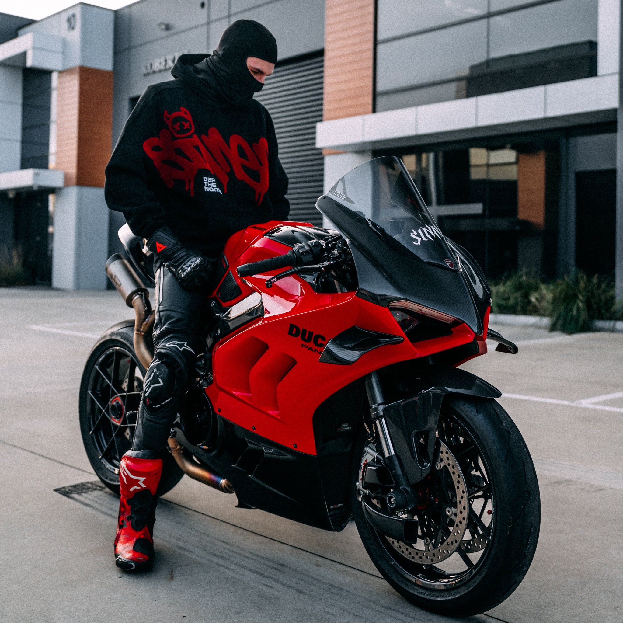 "VANDAL" HOODIE